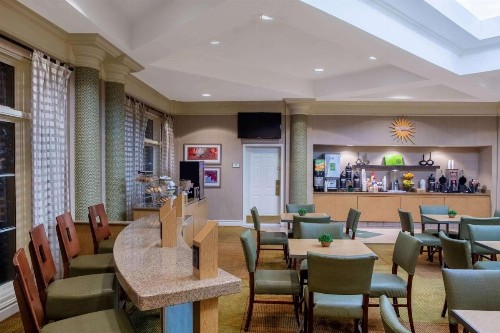 La Quinta by Wyndham Charlotte Airport South - image 21
