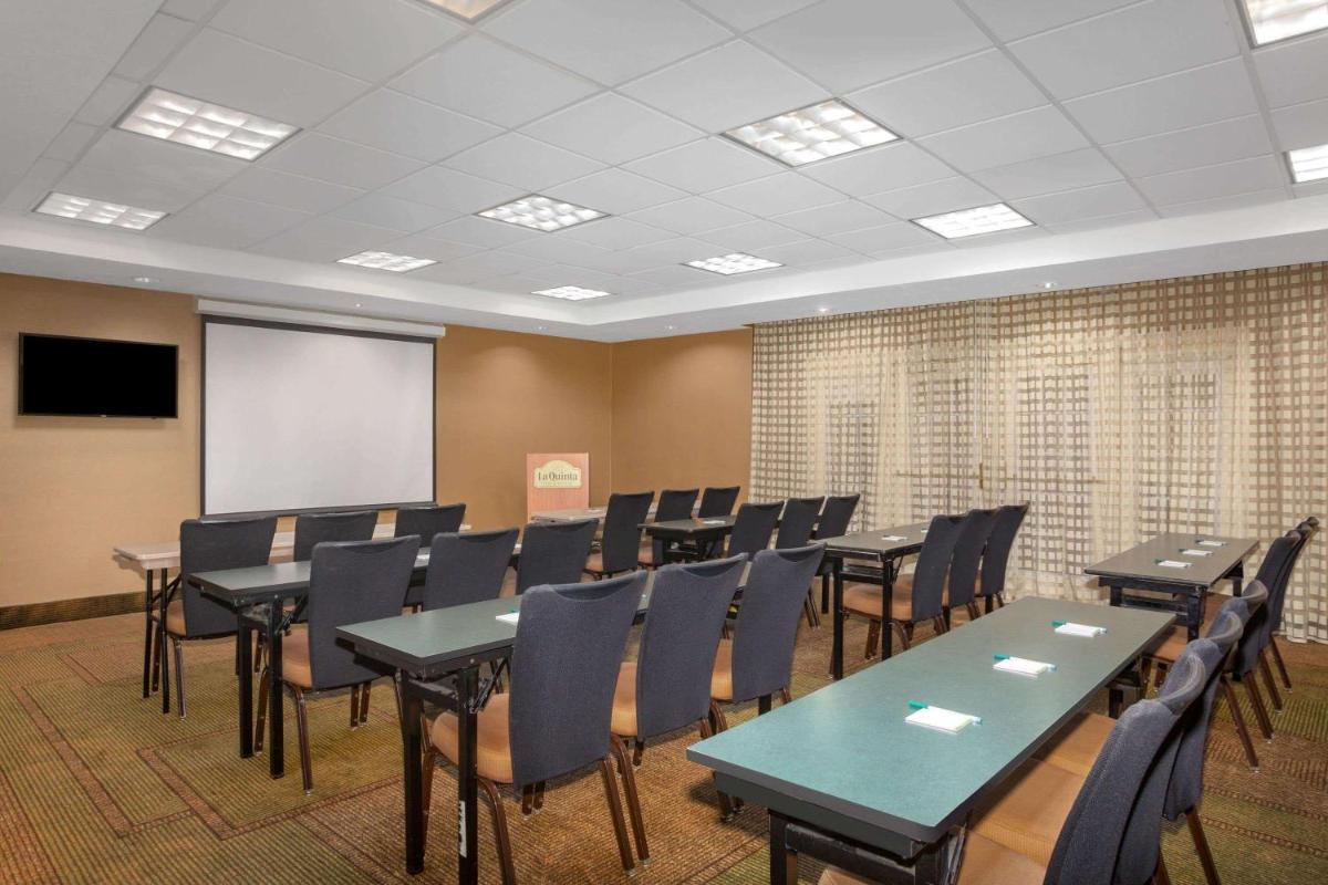 La Quinta by Wyndham Charlotte Airport South - image 6