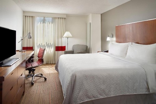 Four Points by Sheraton Charlotte - image 1