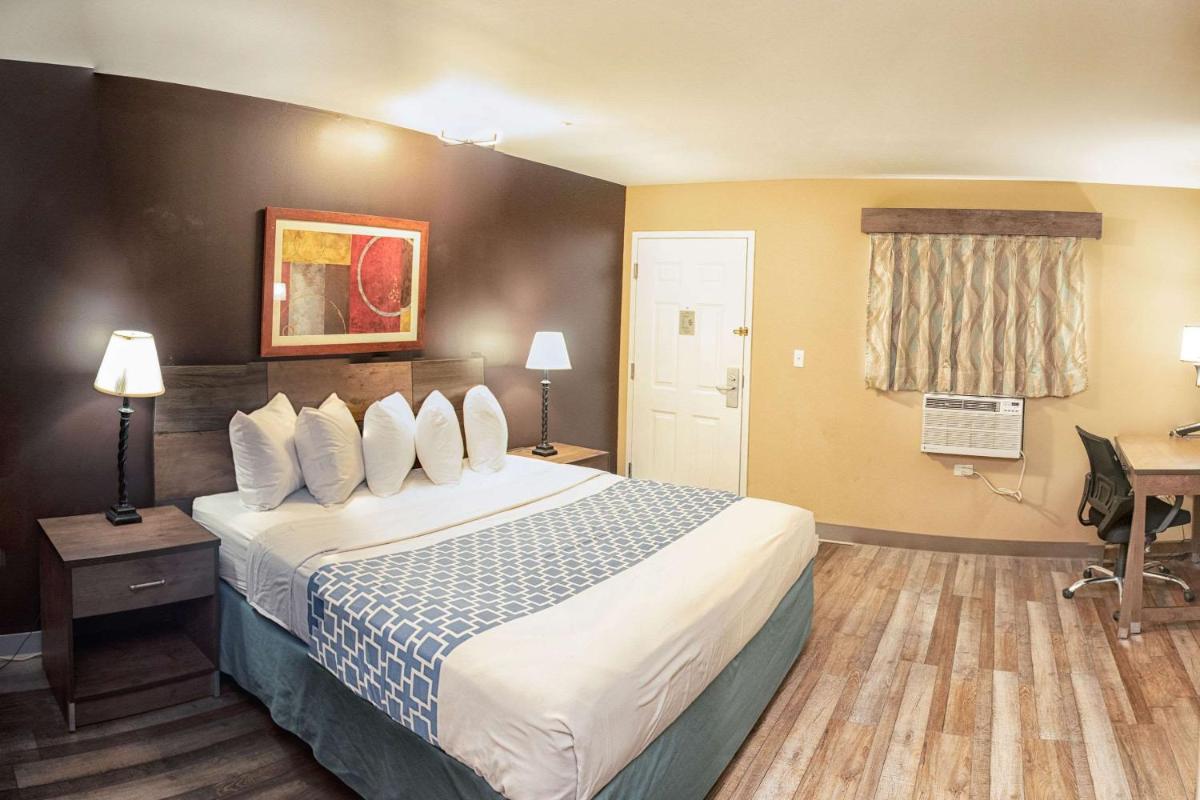 Suburban Extended Stay Hotel Charlotte-Ballantyne - image 5