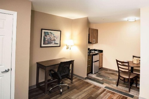 Suburban Extended Stay Hotel Charlotte-Ballantyne - image 9