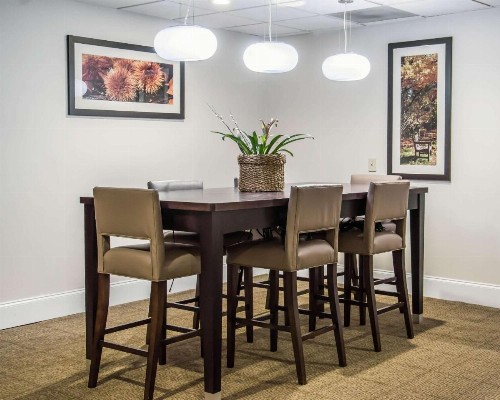 Comfort Suites Research Park - University - image 25