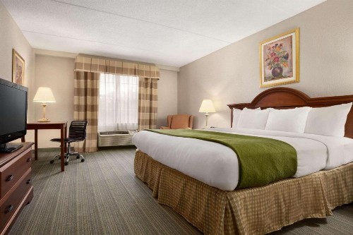 Country Inn & Suites by Radisson Charlotte University Place NC - image 3
