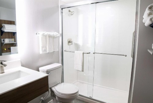 Microtel Inn & Suites by Wyndham Charlotte/Northlake - image 24
