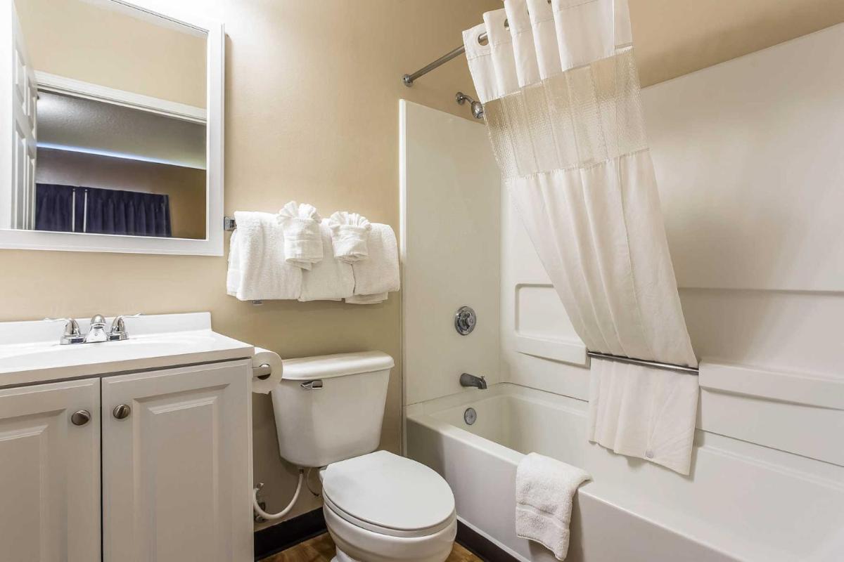 Suburban Extended Stay Hotel Charlotte - image 2