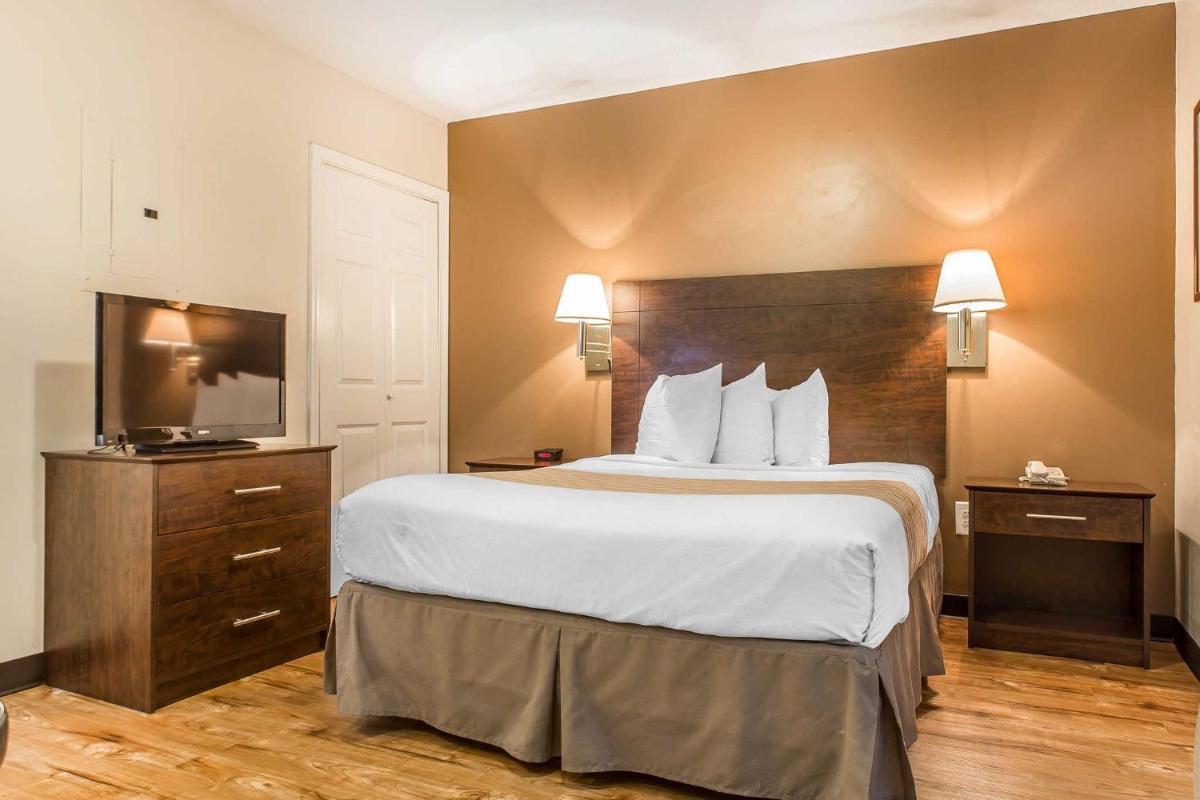 Suburban Extended Stay Hotel Charlotte - image 5