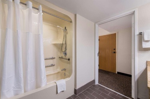 Sleep Inn - Northlake - image 20