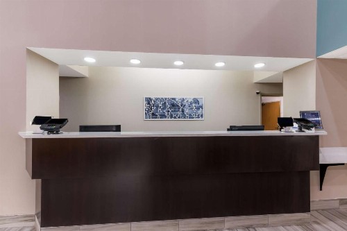 Sleep Inn - Northlake - image 4