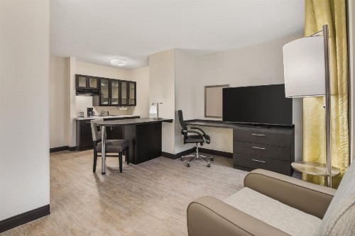 Candlewood Suites - Charlotte - Arrowood an IHG Hotel - image 2