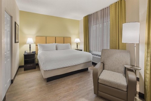 Candlewood Suites - Charlotte - Arrowood an IHG Hotel - image 7