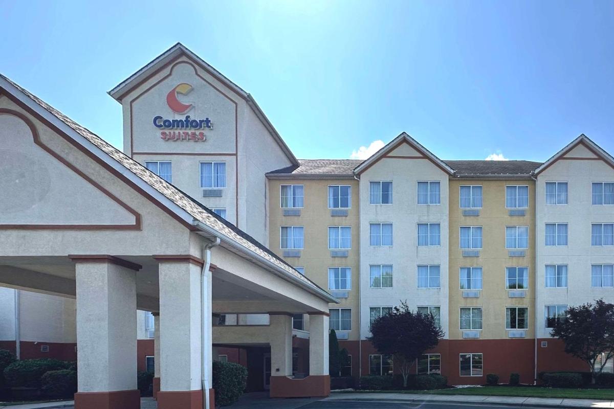 Comfort Suites Airport Charlotte - main image