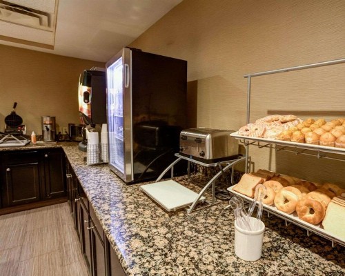 Comfort Suites Airport Charlotte - image 14