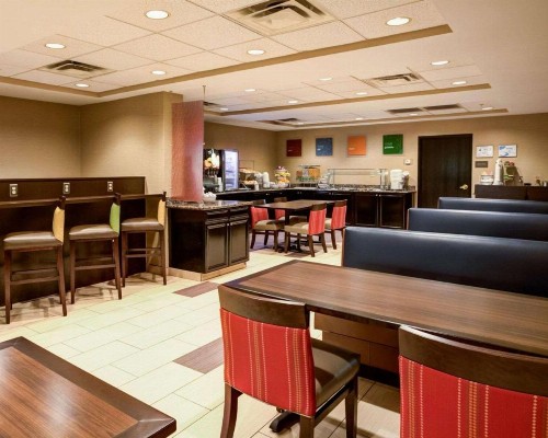 Comfort Suites Airport Charlotte - image 15