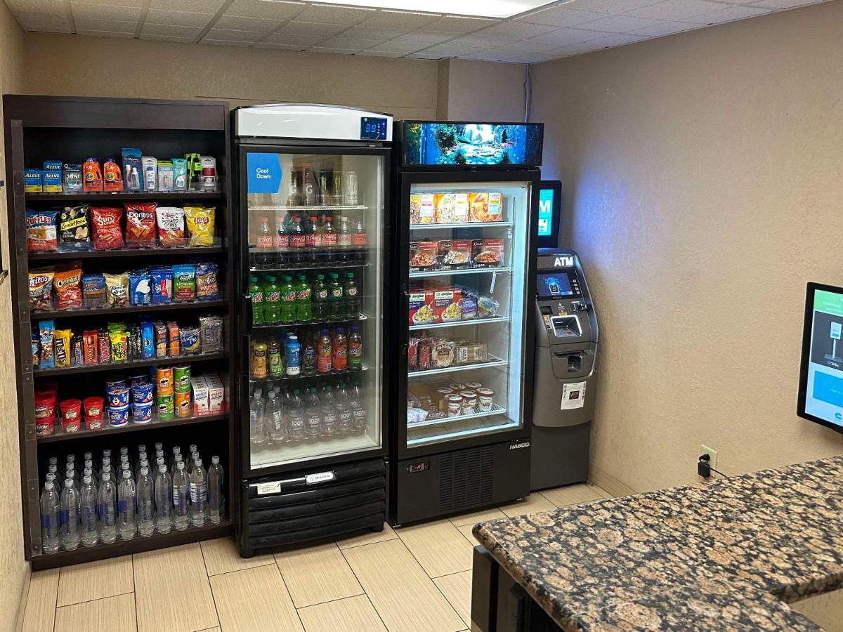 Comfort Suites Airport Charlotte - image 2