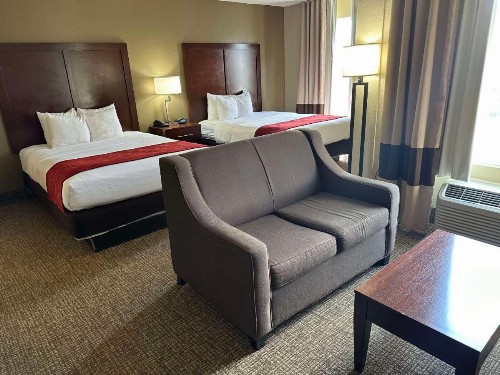Comfort Suites Airport Charlotte - image 26