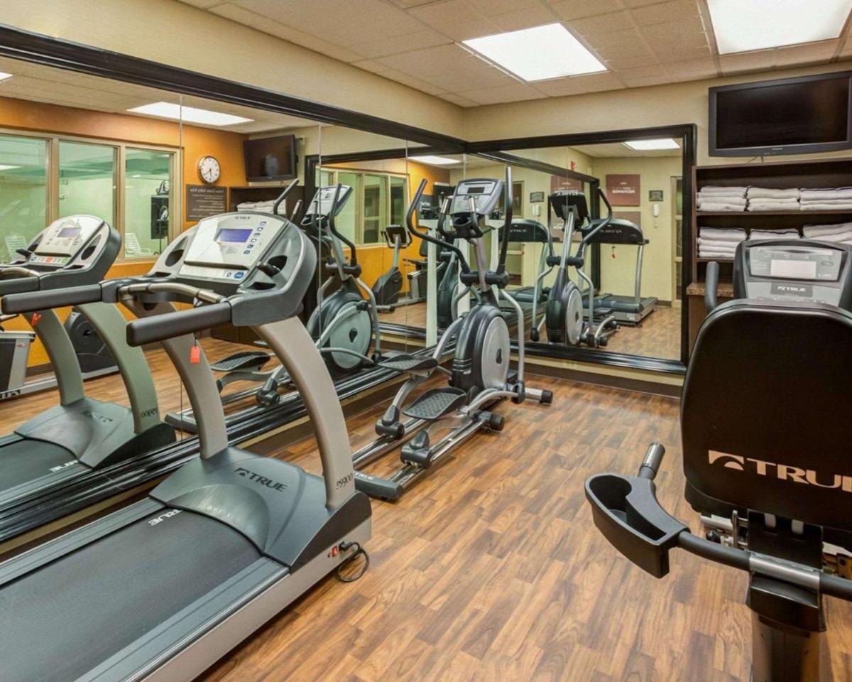 Comfort Suites Airport Charlotte - image 3