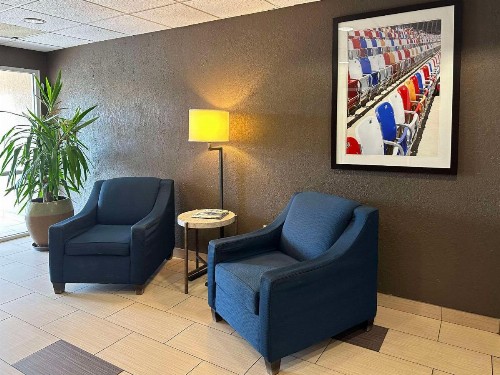 Comfort Suites Airport Charlotte - image 5
