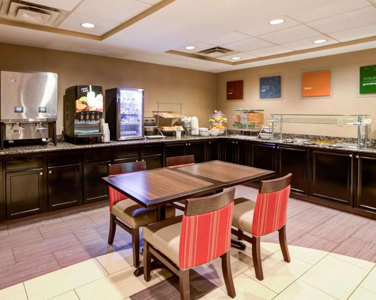 Comfort Suites Airport Charlotte - image 6