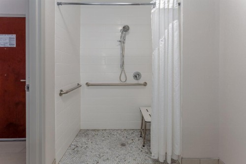 Holiday Inn Express Arrowood an IHG Hotel - image 5