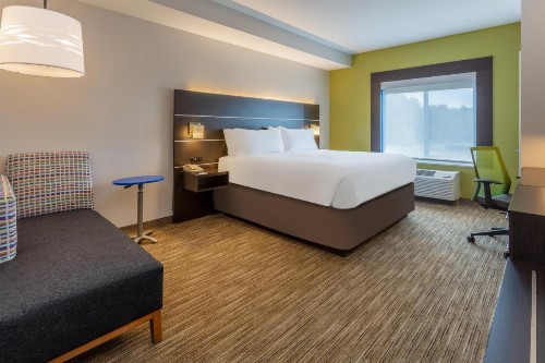 Holiday Inn Express Arrowood an IHG Hotel - image 7