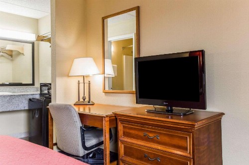 Rodeway Inn Charlotte - image 17