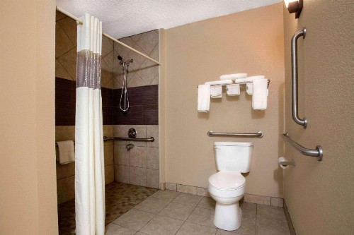 Quality Inn & Suites University Area - image 16