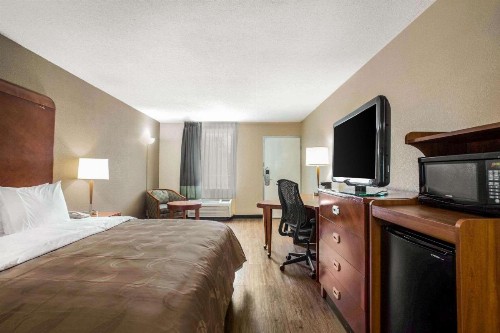 Quality Inn & Suites University Area - image 17