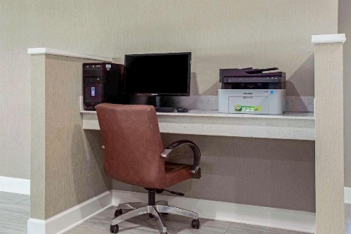 Quality Inn & Suites University Area - image 4