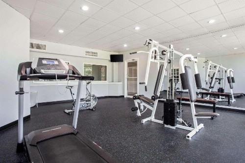 Quality Inn & Suites University Area - image 9