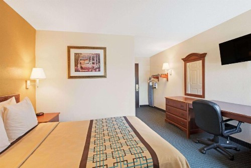 Days Inn by Wyndham Charlotte/Woodlawn Near Carowinds - image 4