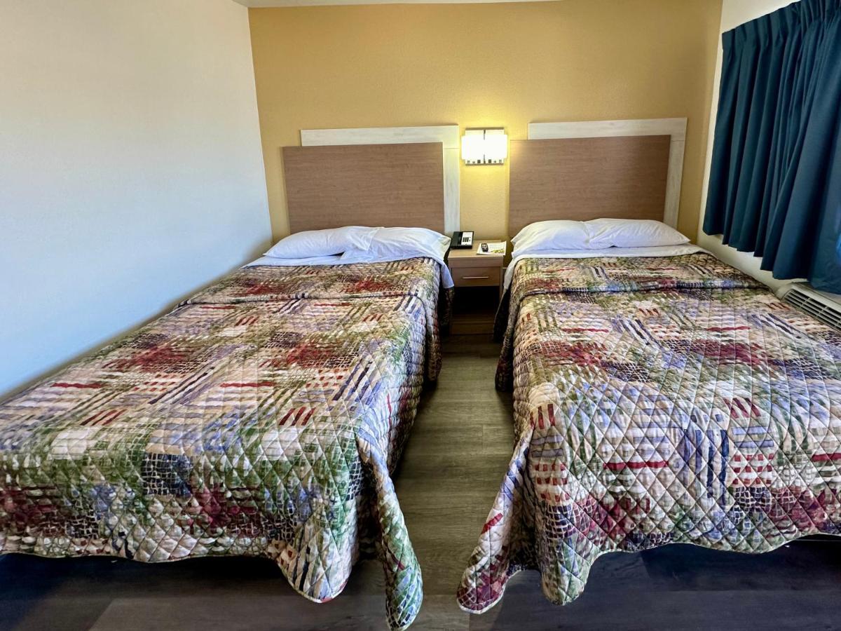 Royal Inn and Suites Charlotte Airport - image 3