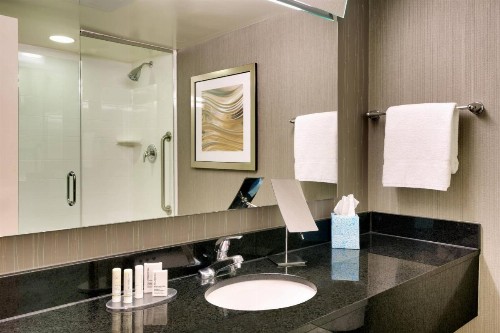 Courtyard by Marriott Charlotte Airport/Billy Graham Parkway - image 20