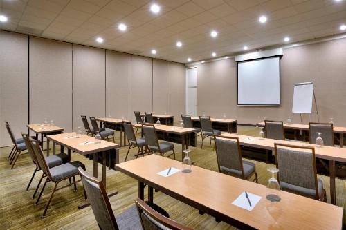Courtyard by Marriott Charlotte Airport/Billy Graham Parkway - image 28