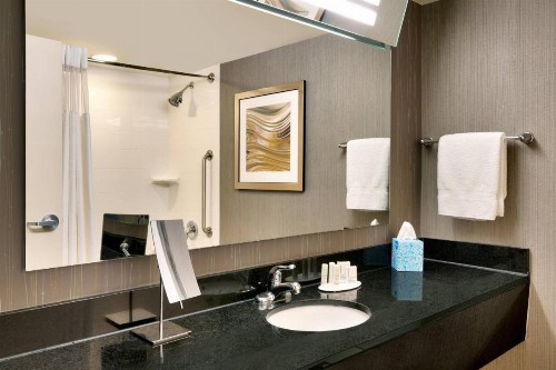Courtyard by Marriott Charlotte Airport/Billy Graham Parkway - image 33