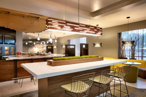 Courtyard by Marriott Charlotte Airport/Billy Graham Parkway - image 6