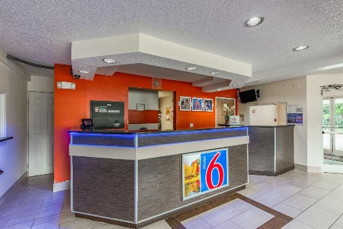 Motel 6-Charlotte NC - University - image 24