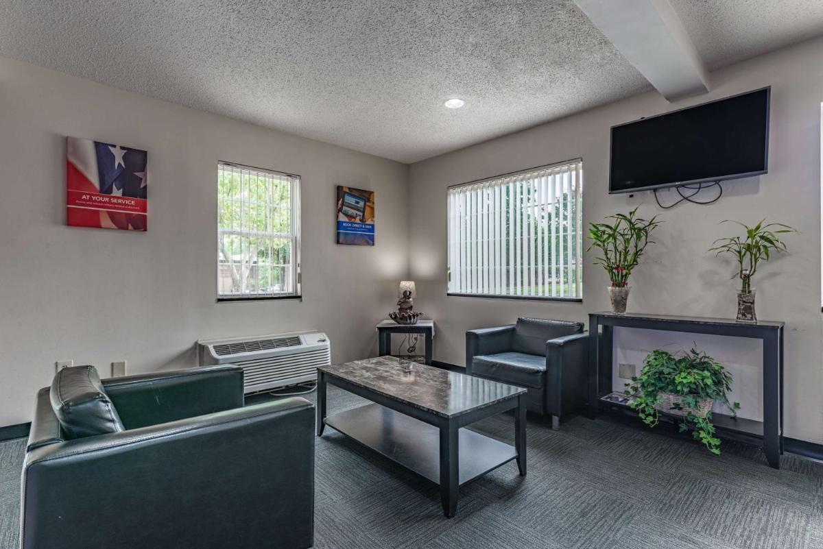 Motel 6-Charlotte NC - University - image 6