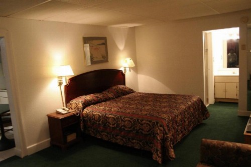 Budget Inn - Charlotte - image 11