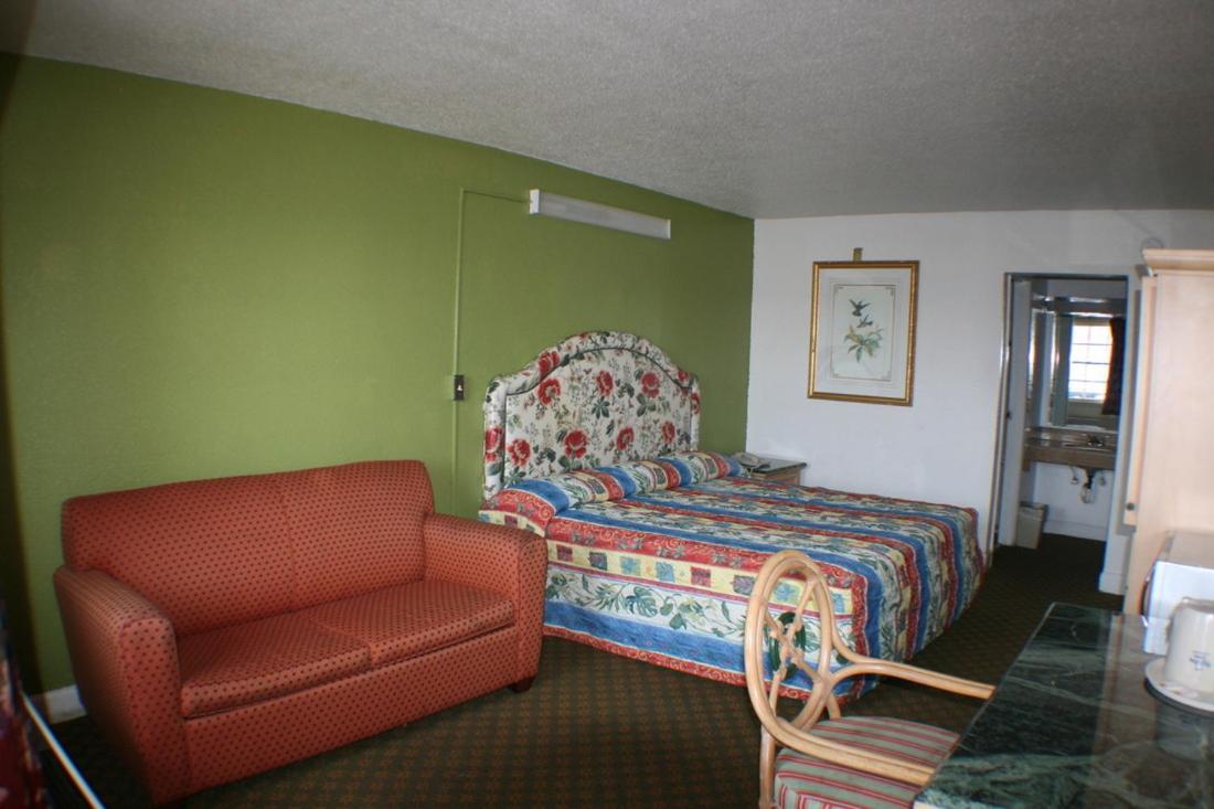 Budget Inn - Charlotte - image 6