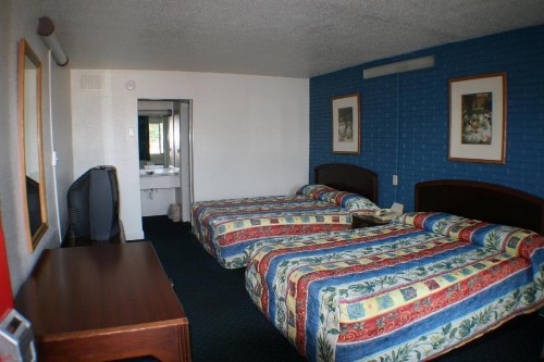 Budget Inn - Charlotte - image 7
