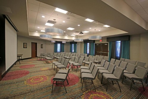 Holiday Inn Express & Suites Charlotte North an IHG Hotel - image 19