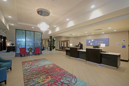 Holiday Inn Express & Suites Charlotte North an IHG Hotel - image 26