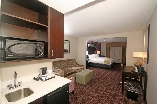 Holiday Inn Express & Suites Charlotte North an IHG Hotel - image 33