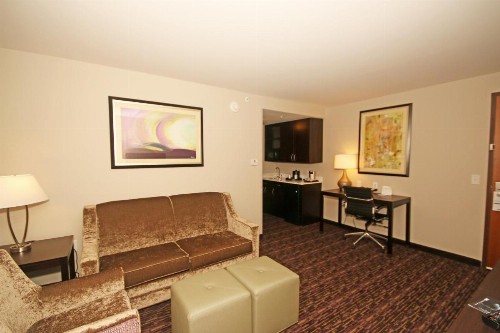 Holiday Inn Express & Suites Charlotte North an IHG Hotel - image 36