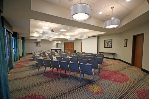 Holiday Inn Express & Suites Charlotte North an IHG Hotel - image 5