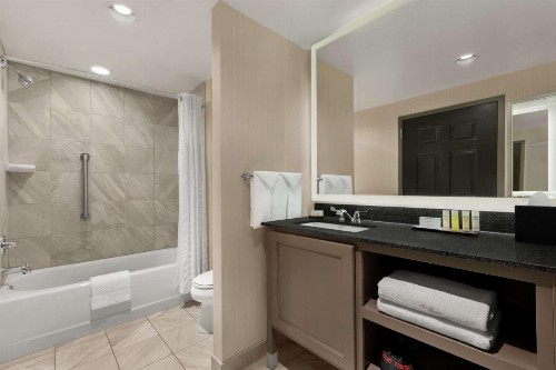 Embassy Suites Charlotte/Ayrsley - image 40