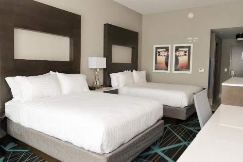 Holiday Inn Express & Suites - Charlotte Airport an IHG Hotel - image 10