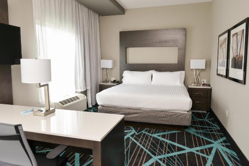 Holiday Inn Express & Suites - Charlotte Airport an IHG Hotel - image 17