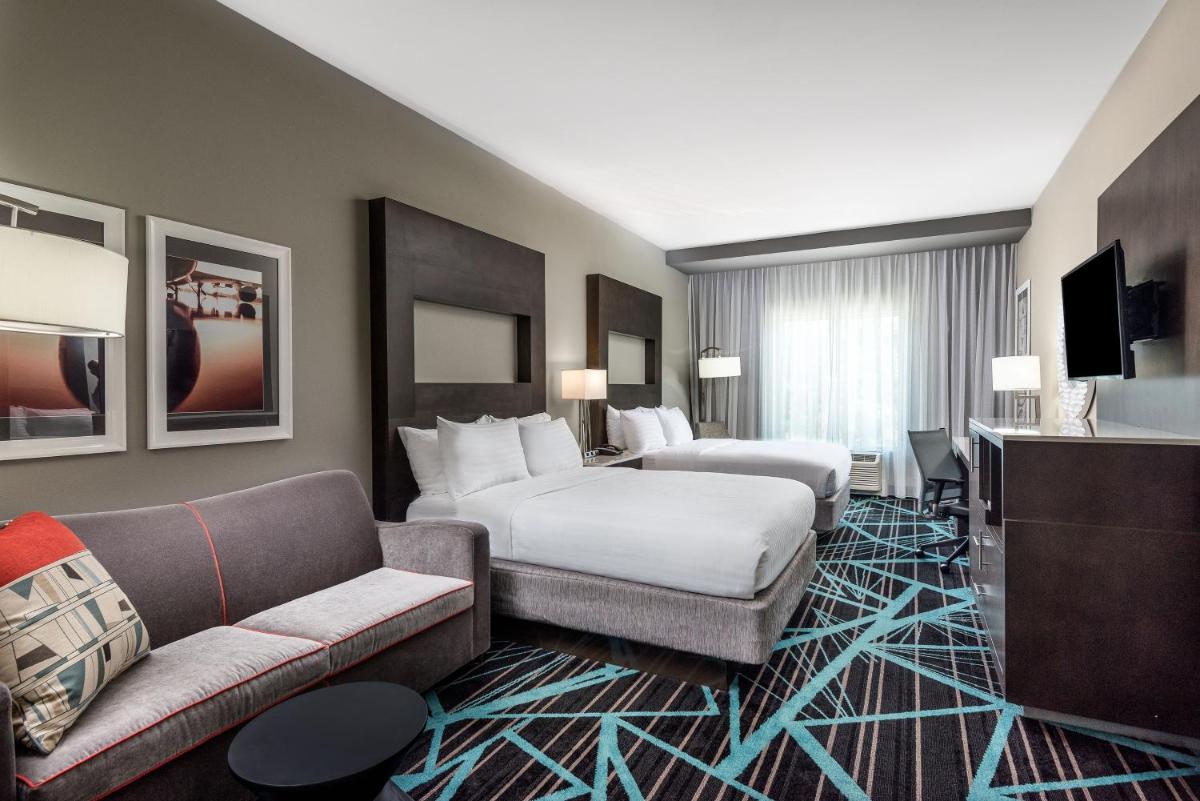 Holiday Inn Express & Suites - Charlotte Airport an IHG Hotel - image 3