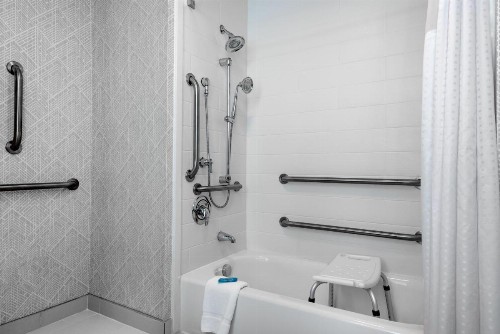 Holiday Inn Express & Suites - Charlotte Airport an IHG Hotel - image 39